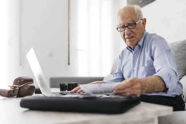 Comment trouver du travail après 50 ans ?