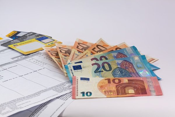 Avis sur revolut : quel compte bancaire vous convient le mieux ?