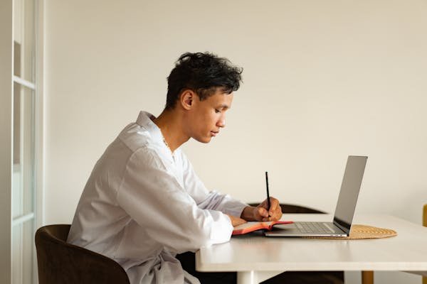 Avis studi : les clés pour choisir la bonne formation en ligne